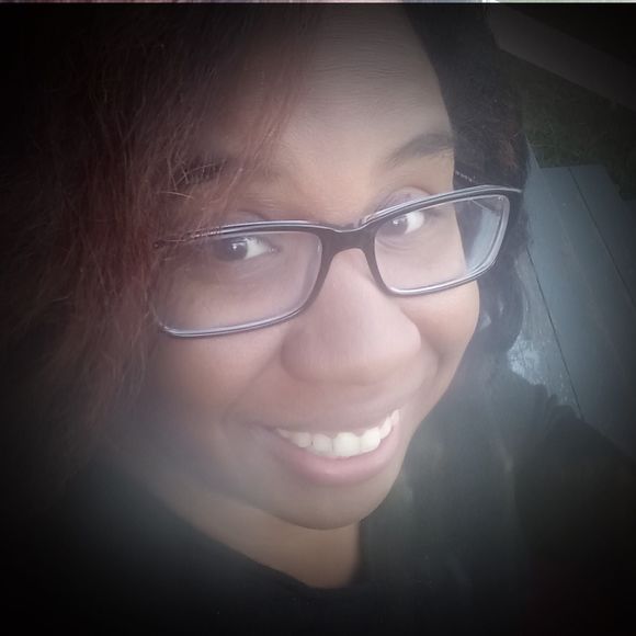 Meet your Posher, Tori - Picture 1 of 1